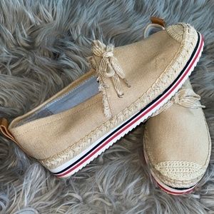 EUC Tommy Hilfiger Cactus Platform Espadrille Slip On Shoe Size 8